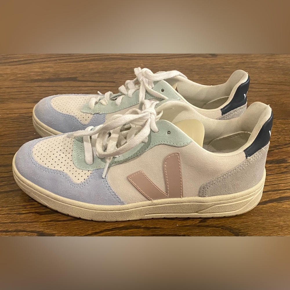 Veja Women's Sneakers - White, Pastel Pink, Light Blue Size 9 EUC